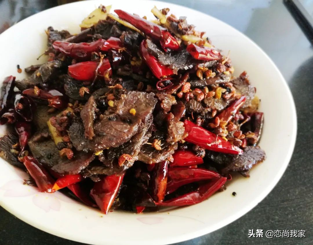 麻辣牛肉干鲜香酥烂麻辣爽口,原味牛肉干怎么做成麻辣牛肉干