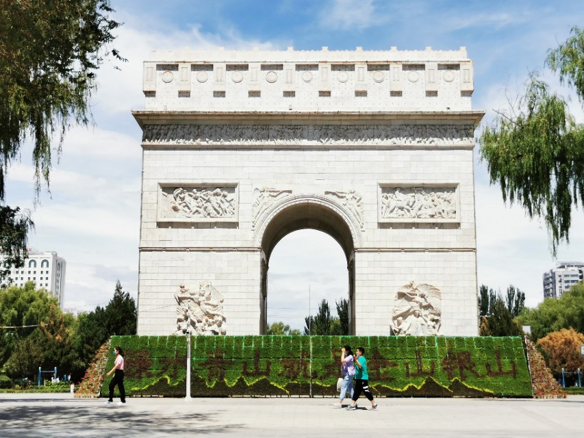 哈密疆内旅行最新消息,新疆哈密市东大门