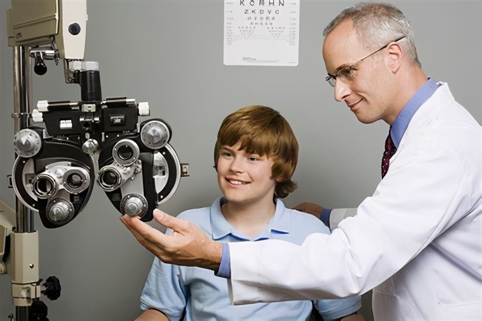 老花镜如何配度数,老花镜有度数的