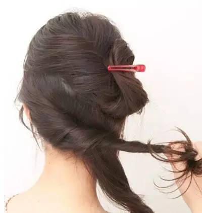 今年流行的侧编发,减龄全编发型