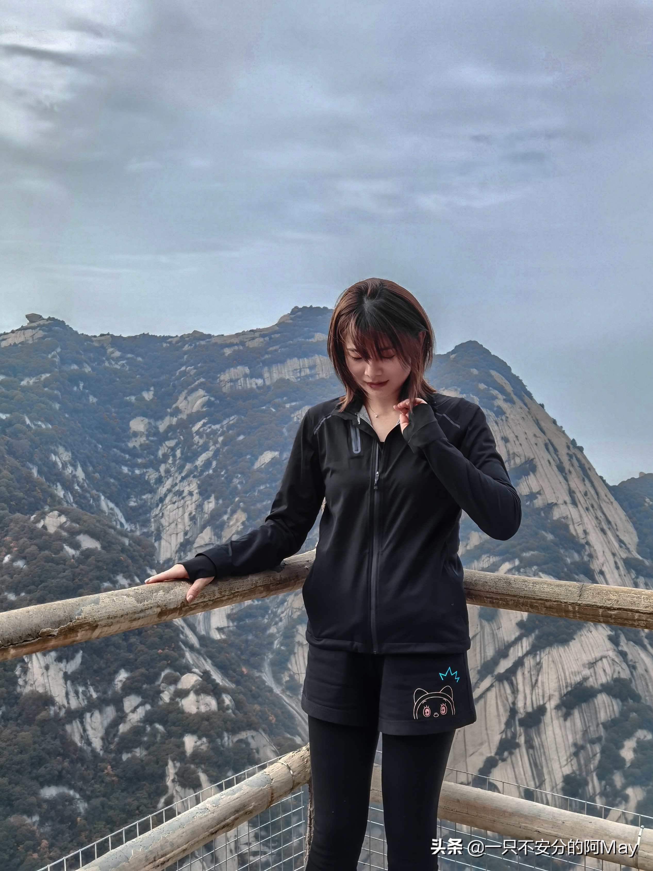 为什么爬华山都是夜爬,华山自古一条道很有必要爬吗