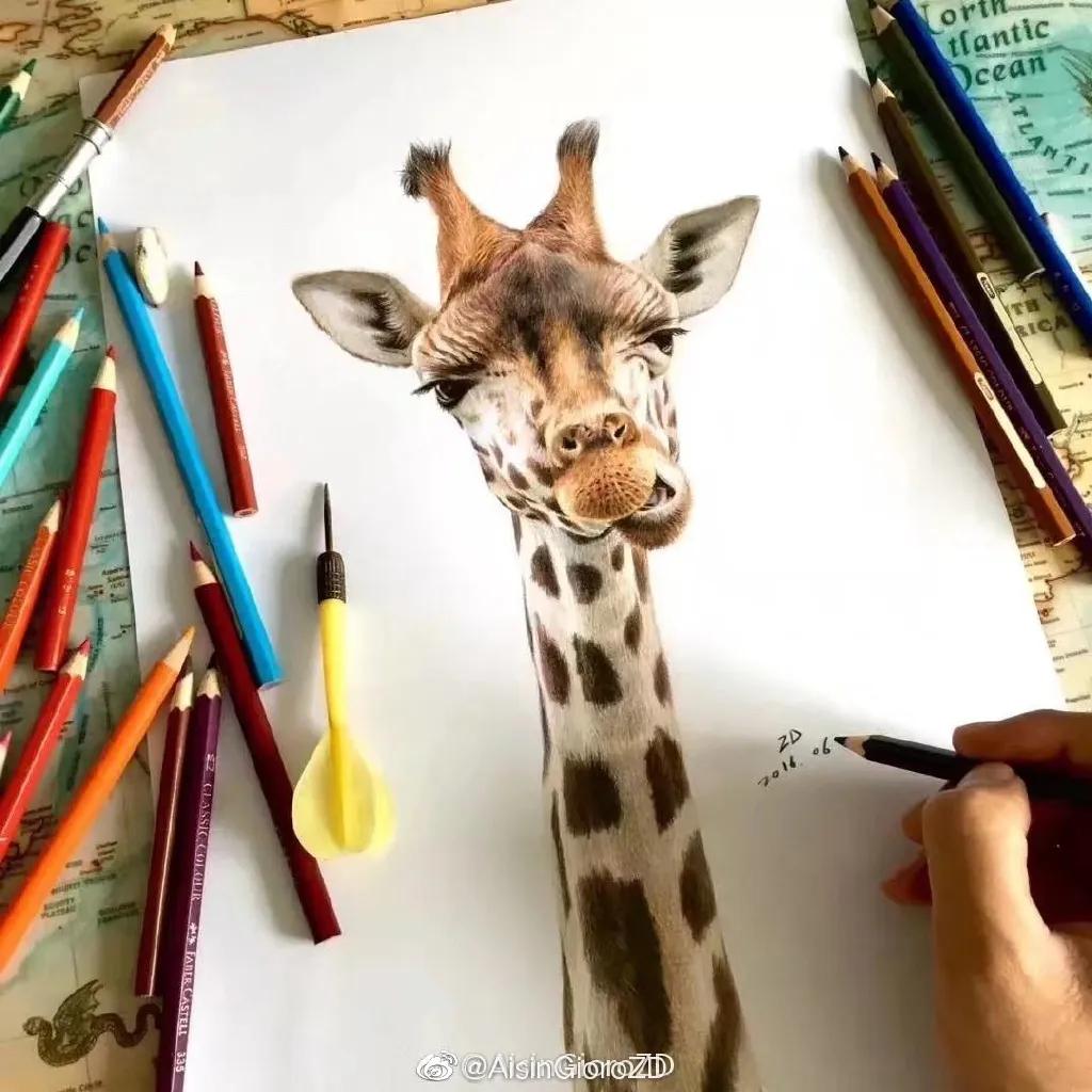 90后小伙用笔画画,九零后小伙靠画肖像漫画走红网络