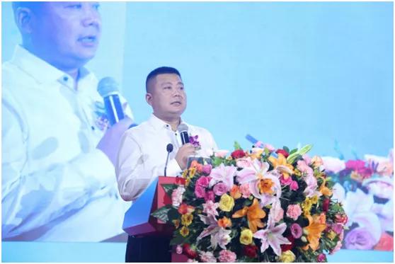 恒通动保多维度赋能经销商！高举一切为了养殖人的笑的旗帜