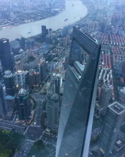 上海第一高楼基建工程视频,上海第一高楼上海中心大厦耗资