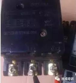 用万用表怎样测量电机是三相电,万用表怎么测量三相电缺相