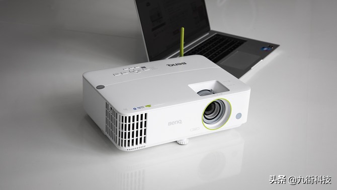 明基投影仪e520无线投屏,手机怎么投屏到明基685投影仪