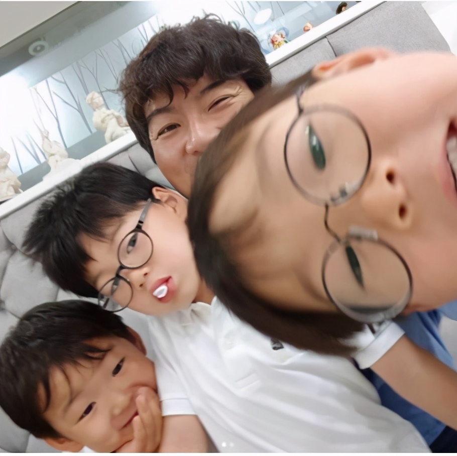 表情包男孩民国长大了,表情包小男孩宋民国素材