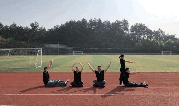 靠这一锅鸡开了几十家分店,靠着一锅鸡开了几十家分店