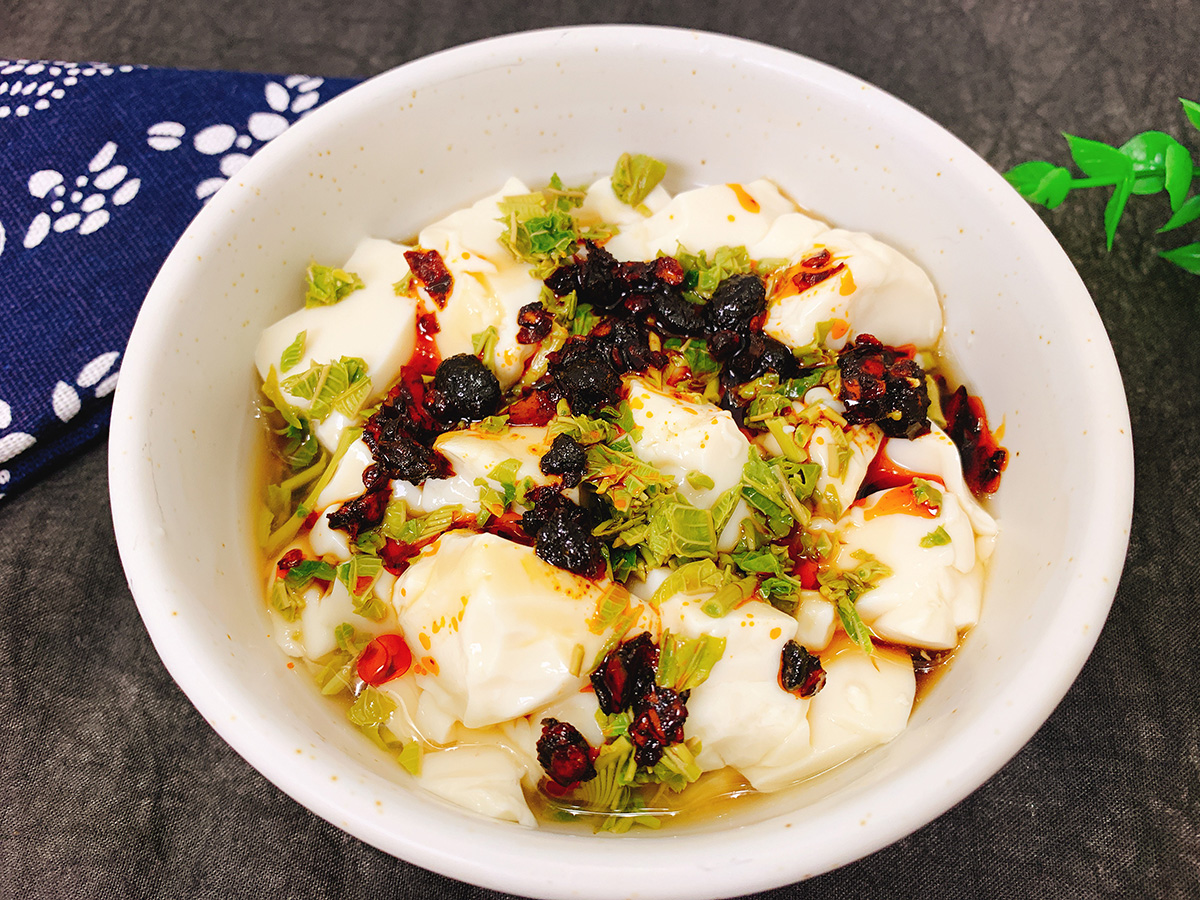 香椿苗拌鸡蛋干香椿苗要不要焯水,安徽香椿拌豆腐香椿需要焯水多久