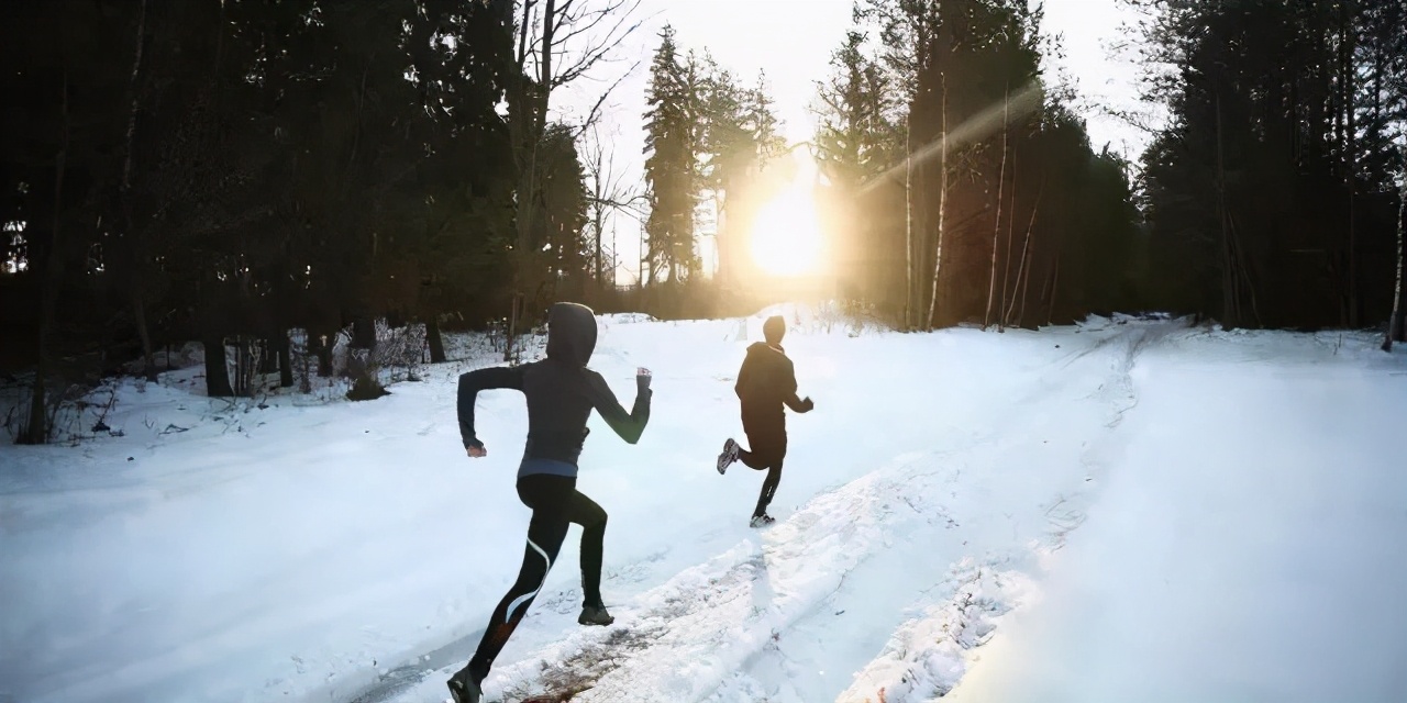 请远离过了40岁还在坚持跑步的人,请远离夏天还在坚持跑步的人