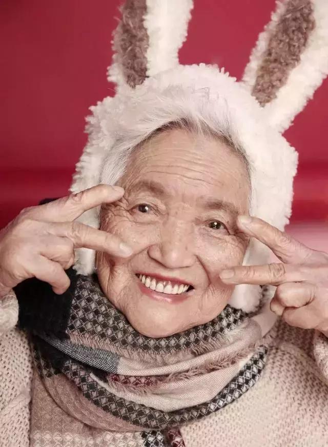 87年外婆写真,80岁外婆拍的写真