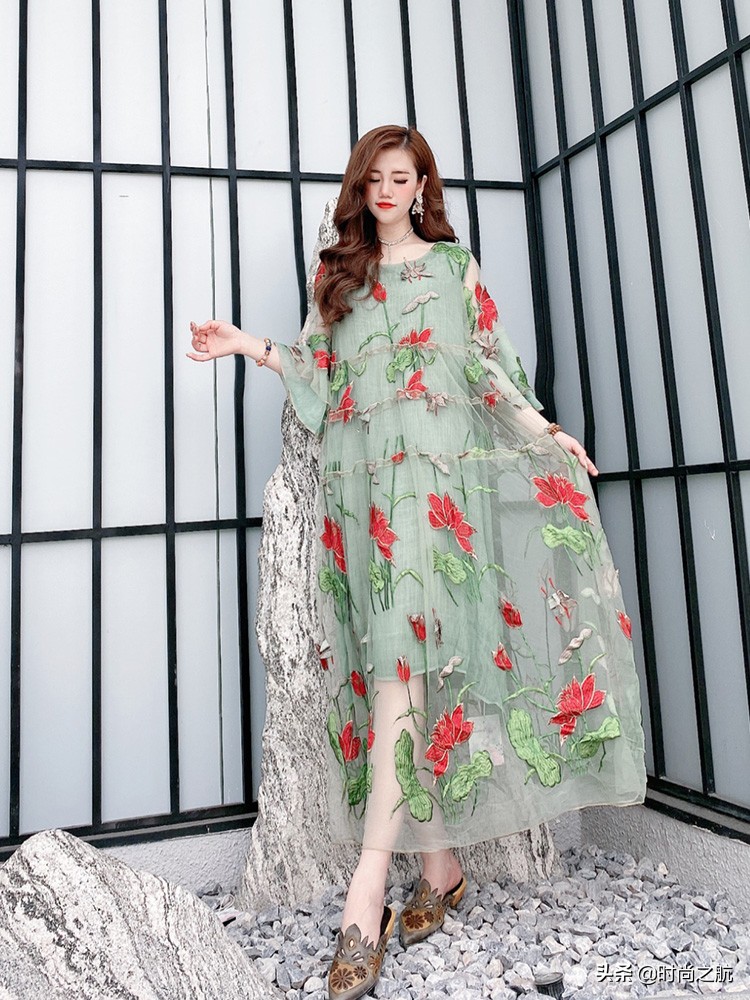 丝质仙气连衣裙,高端飘逸暗色花连衣裙清新超仙气