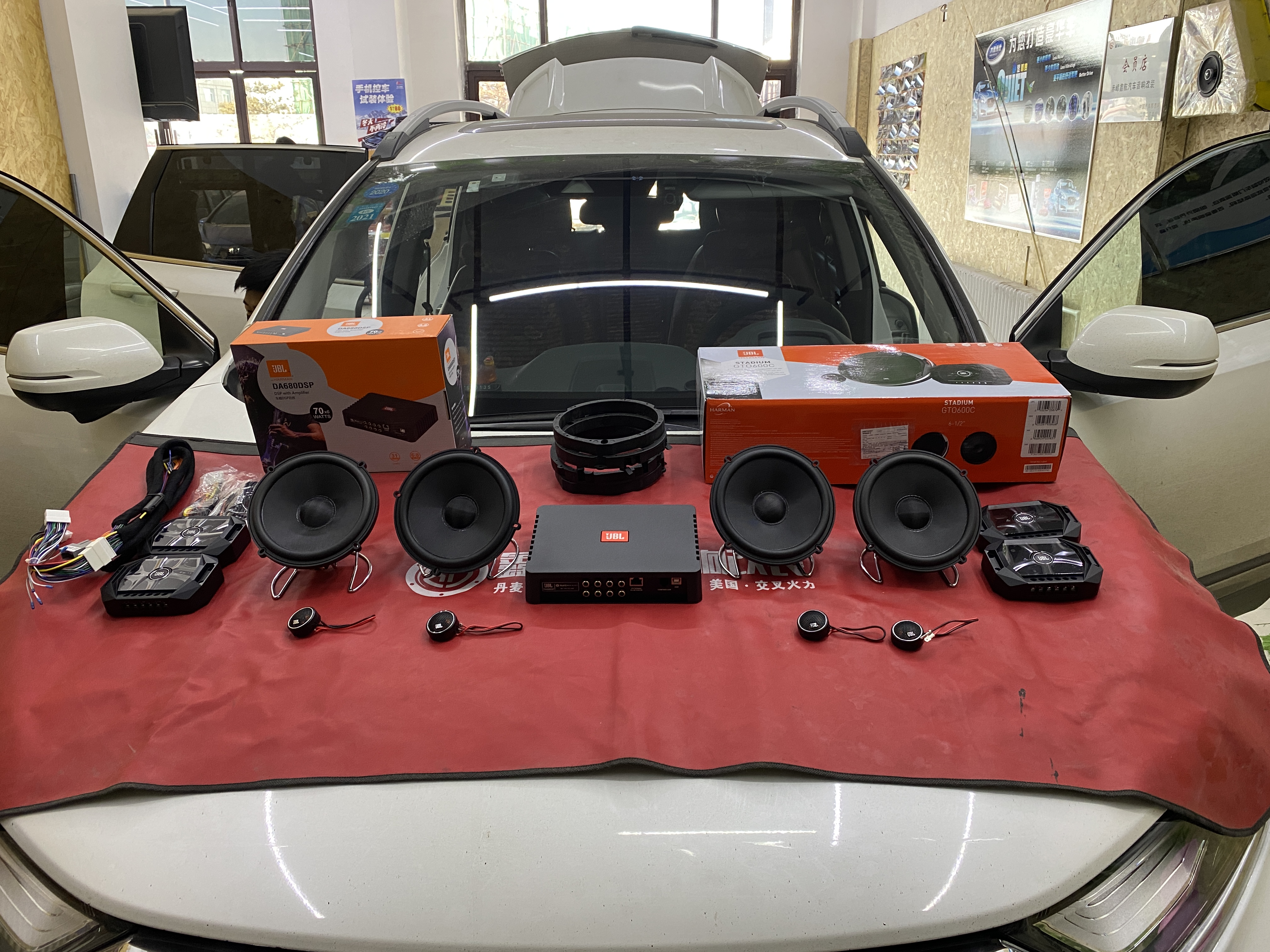 蔡甸本田crv汽车音响喇叭改装,东莞汽车crv隔音音响改装