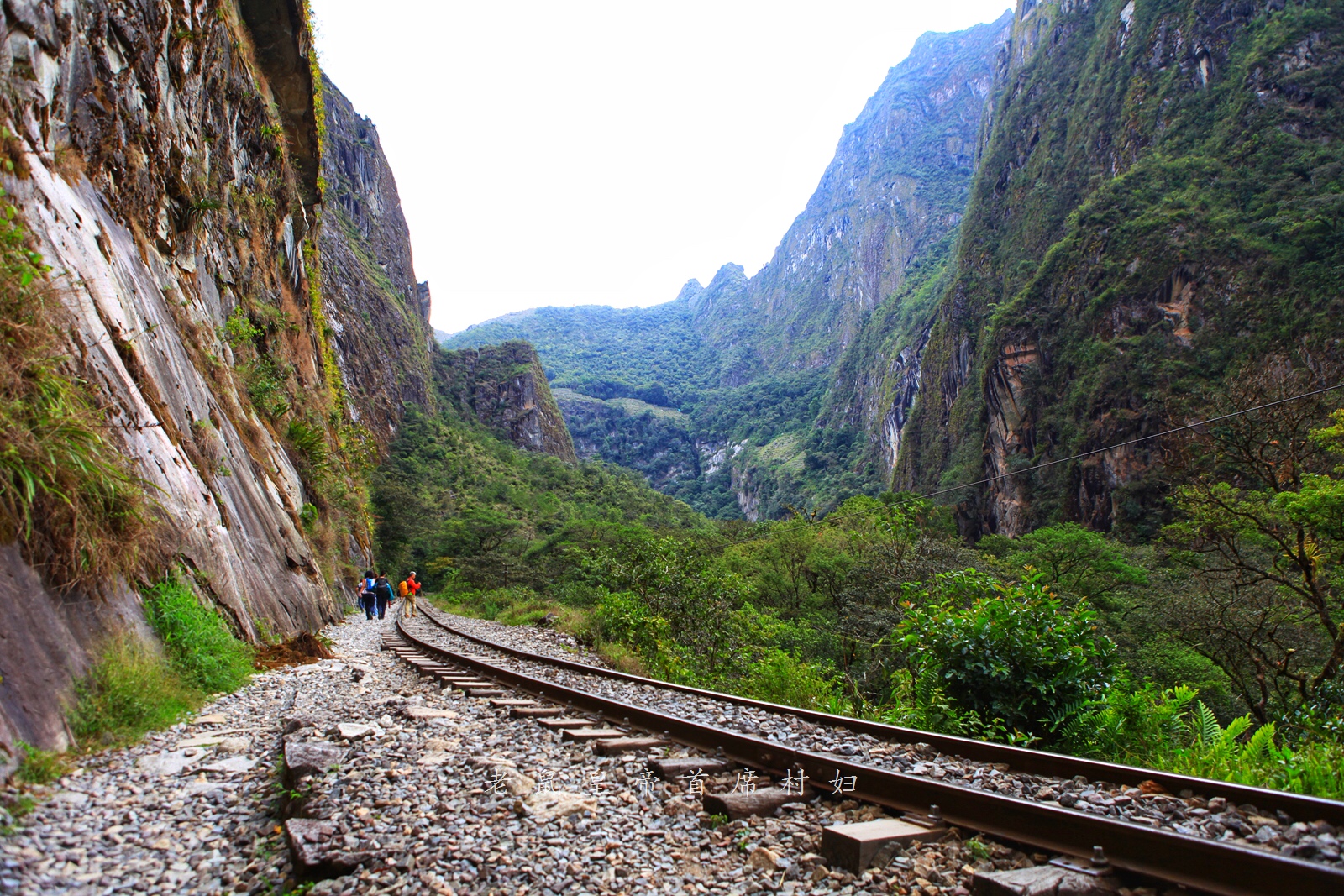 世界奇迹马丘比丘，百公里火车票超200，各国游客却说：不贵