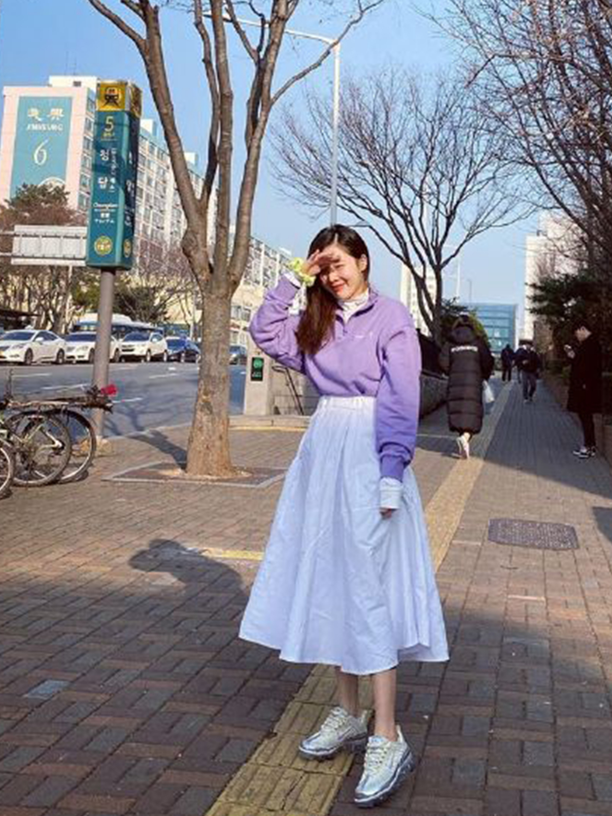 泫雅私服高清图片,泫雅晒照穿休闲风难掩好身材