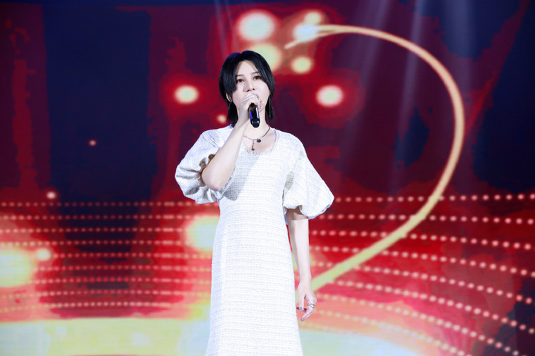 十佳歌手尚雯婕的歌,乐评人尚雯婕