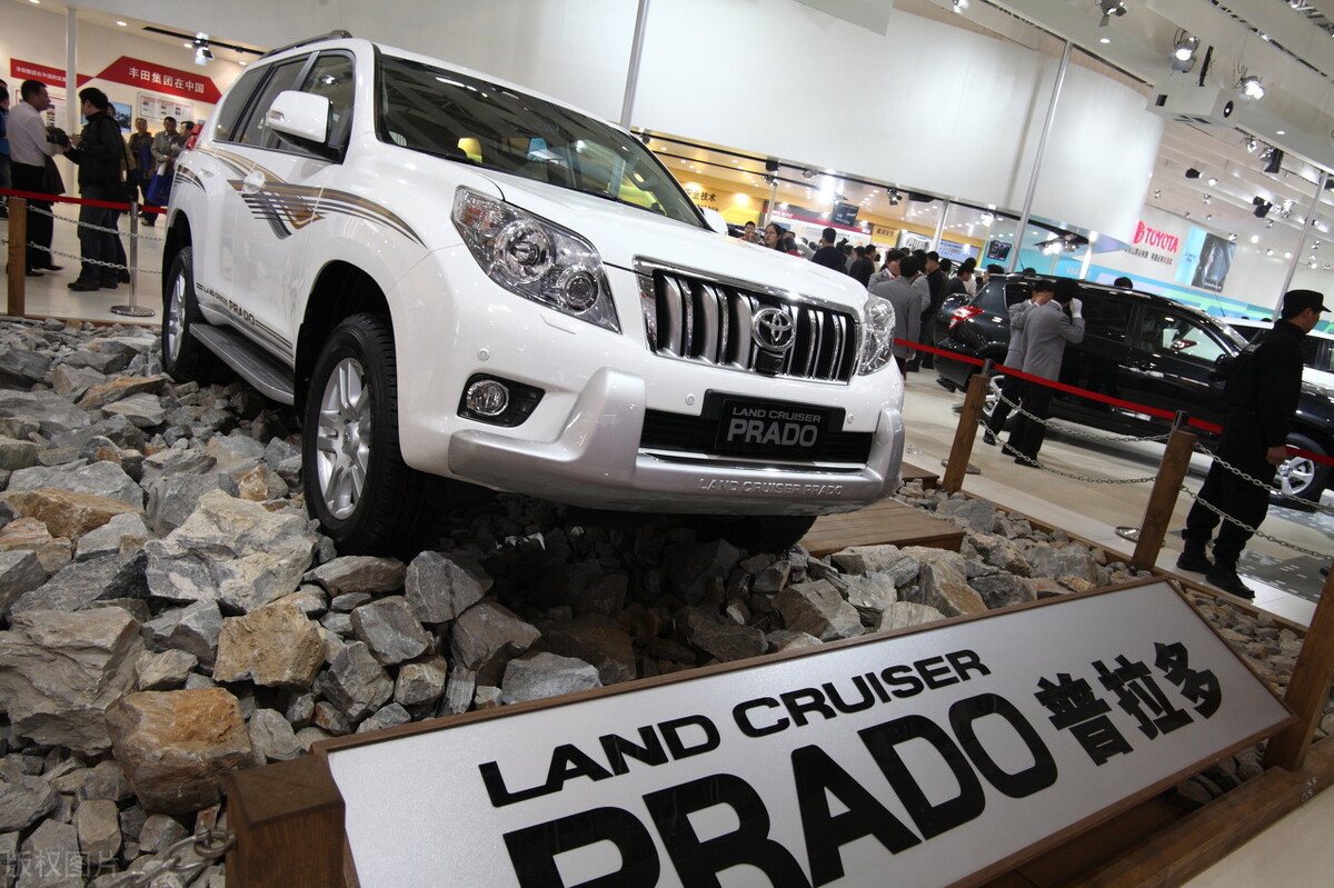 丰田普拉多自驾无人区,租丰田普拉多自驾西藏费用