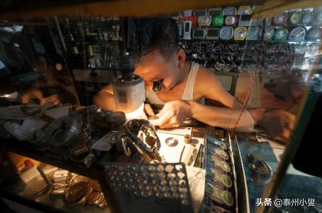 钟表维修老匠人 (修钟表的手艺有哪些)