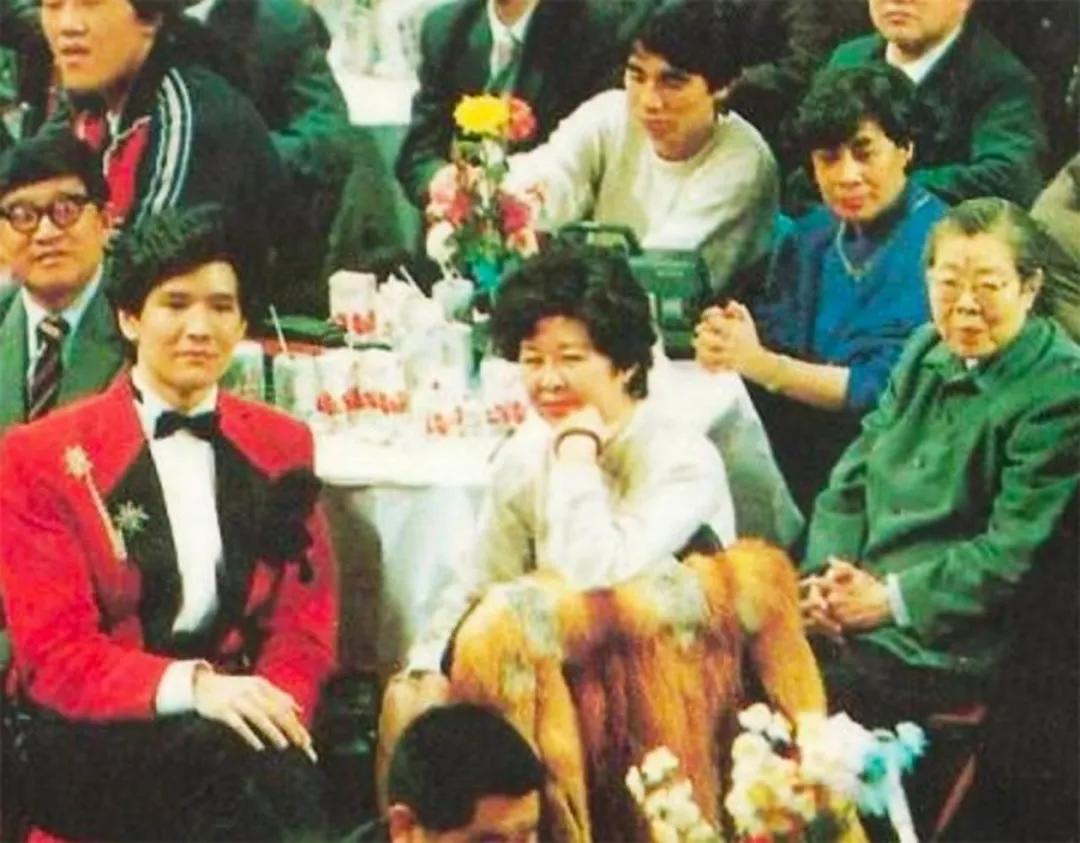 娱乐圈40年代事件,中国娱乐圈40年的记忆