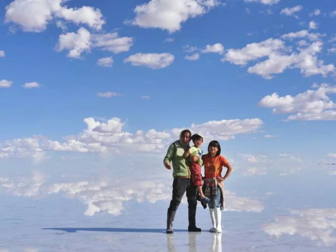 他叫辛巴,不是狮子王,8岁穿越12国:最好的教育,永远在路上