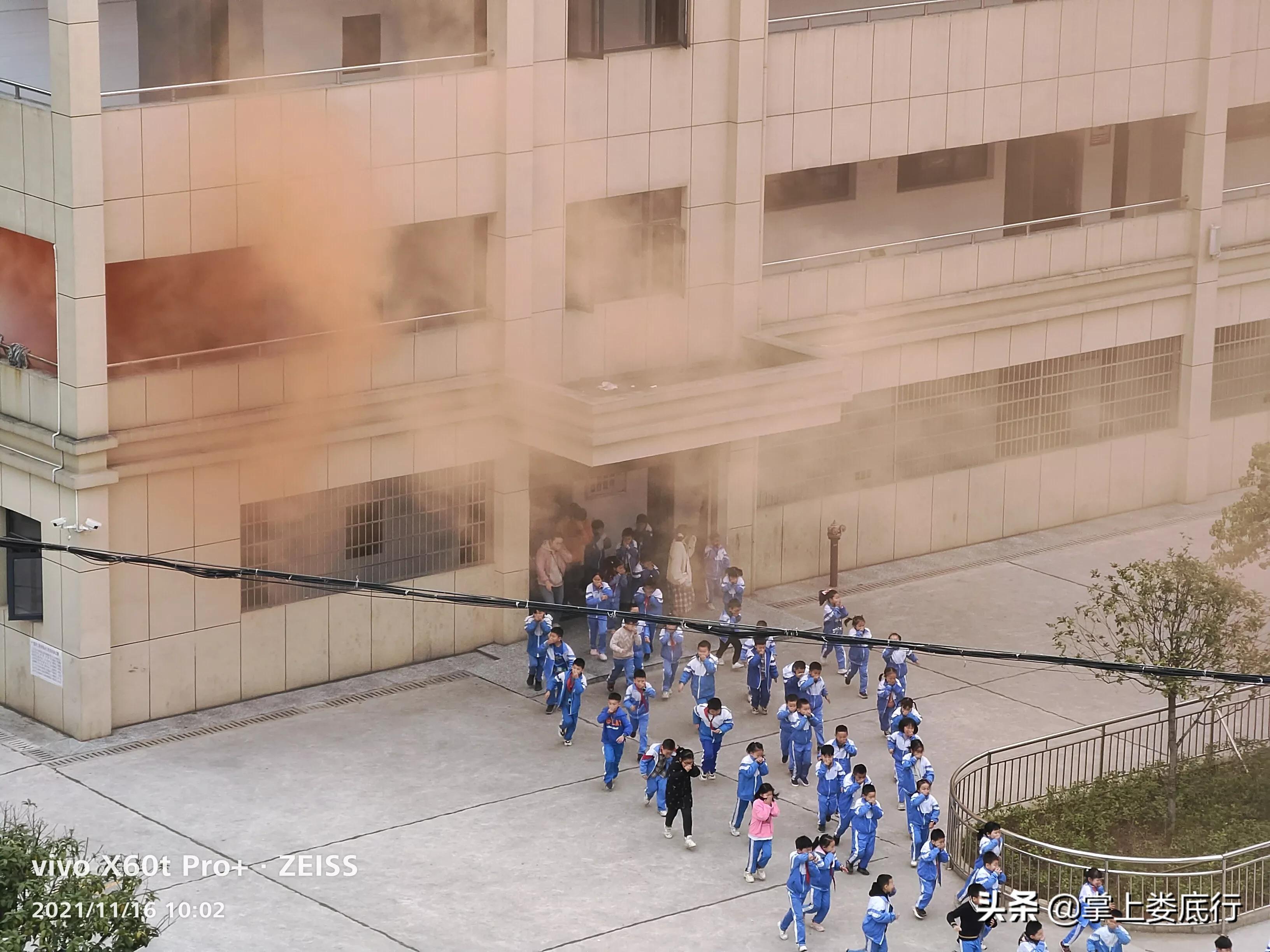 二中消防疏散演练,娄底消防疏散演练视频