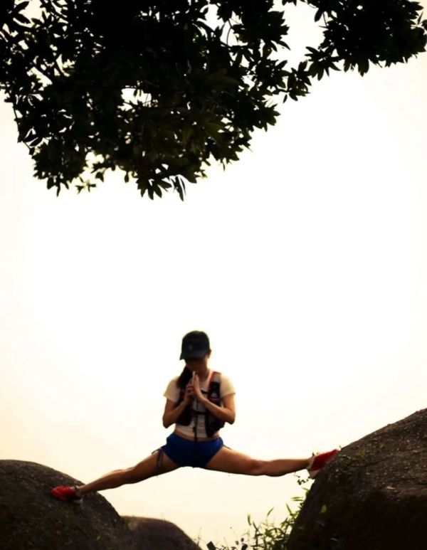 很多减肥的人喜欢练一字马,练习一字马的好处和坏处是什么?