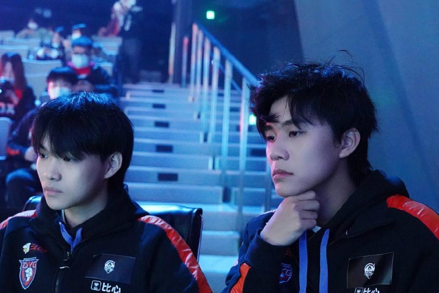 萧玦巅峰赛投降继续发酵，道歉声明改头换面，终于装不下去了？