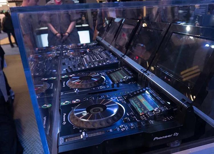 比较嗨的dj舞曲有哪些,节奏感最强最震撼的dj嗨曲中文