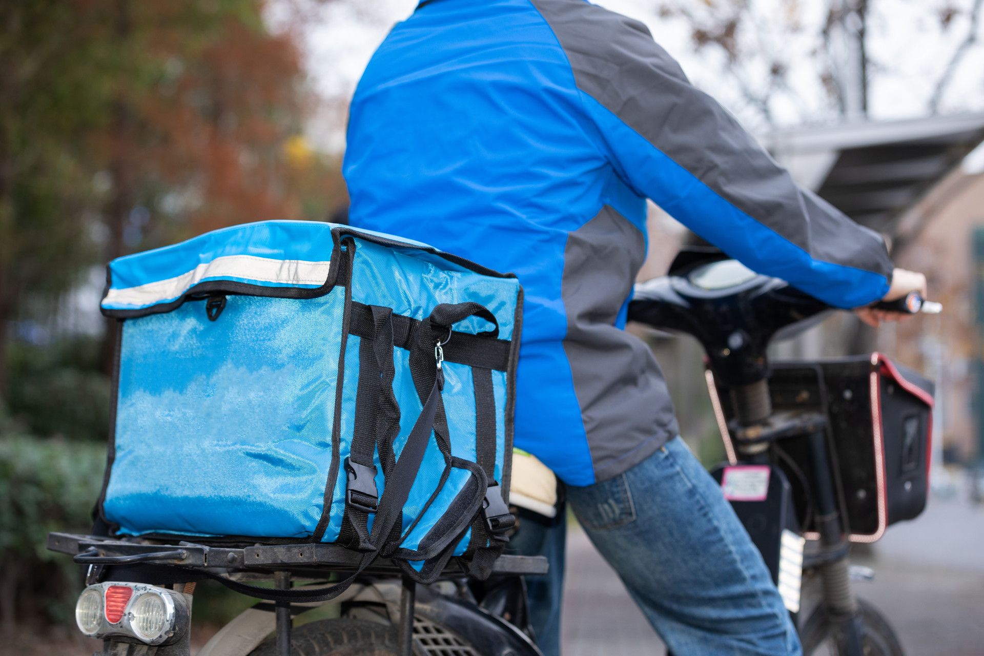 新手进电子厂打工是做什么的,进电子厂赚不赚钱