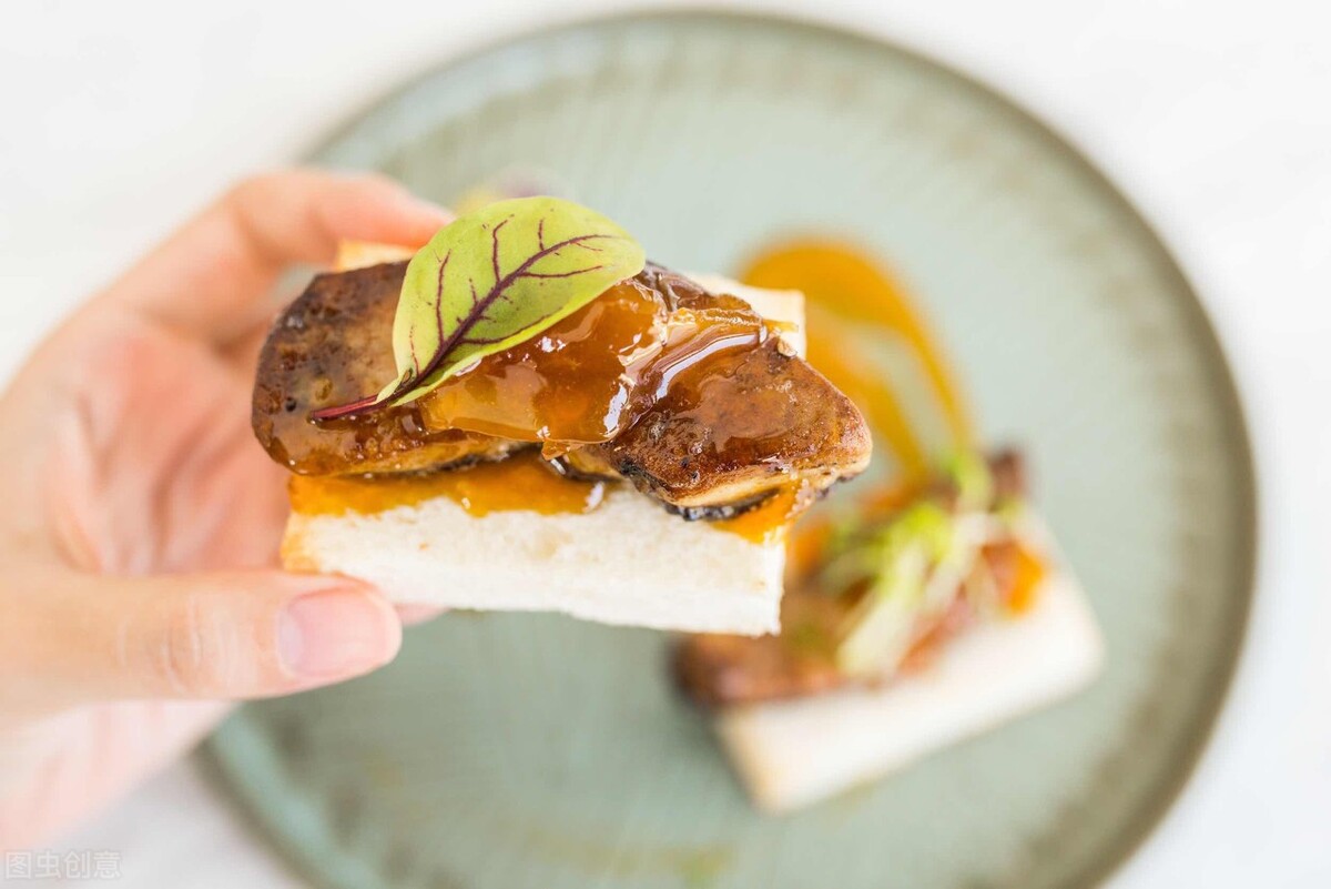 头脑通过恐惧控制你,三步摆脱头脑控制,活在当下让生命流动起来