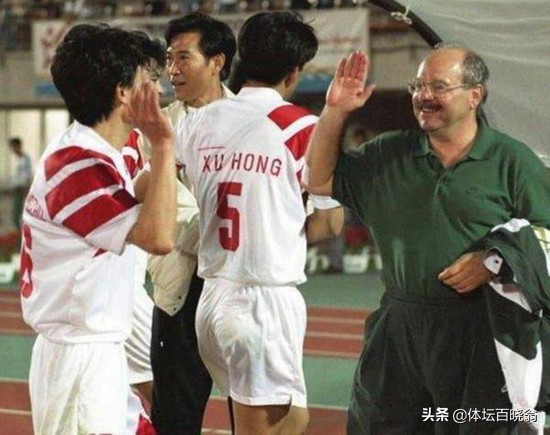 它是中国联赛早期的土豪队，大笔投入堪比恒大，一手好牌却没打好