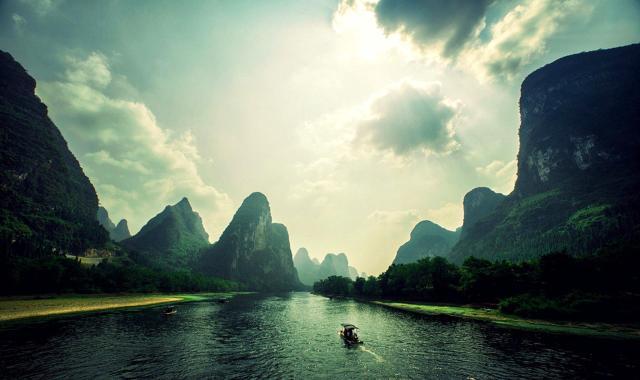 易经第一卦乾卦讲的是天行健,易经乾卦人生哲理