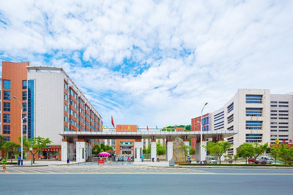 湖北十堰有哪些著名大学,武当山附近的有哪些名牌大学