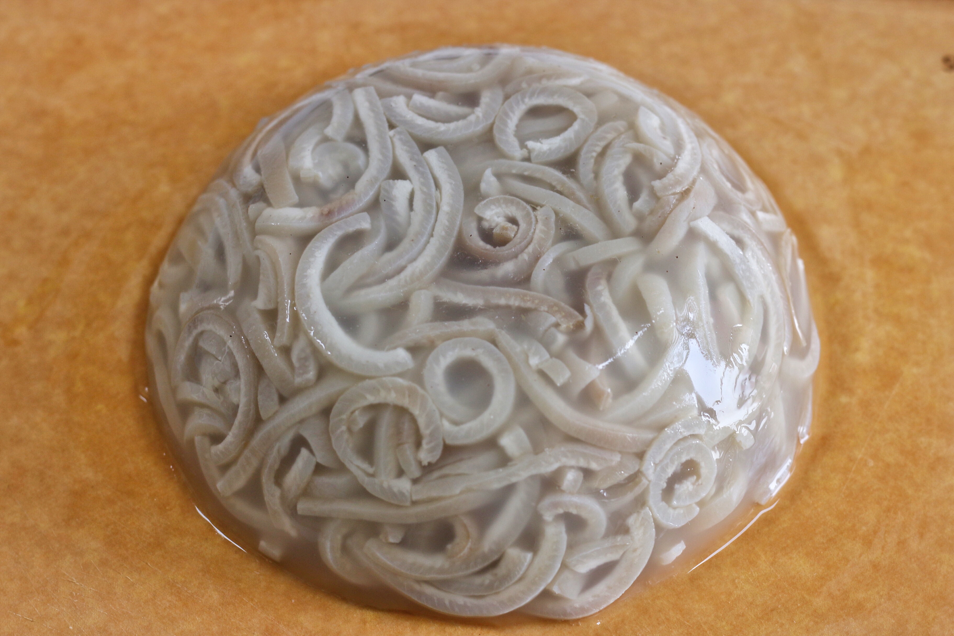 熬皮冻时什么时候加食用胶,熬皮冻要清冻