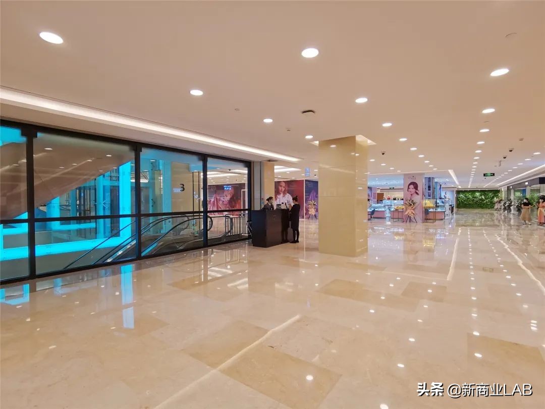 武商武汉国际广场变形记，拥抱变革，推动发展