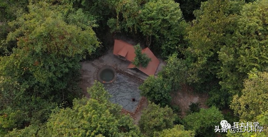 木棍怎么挖出泳池,一根棍子挖出一个游泳池