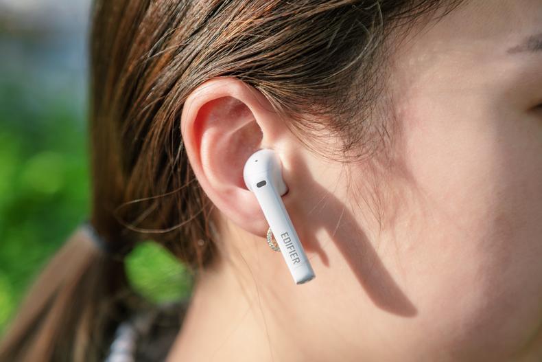 200块的有线耳机相当于无线耳机,200块的耳机跟50的耳机一样