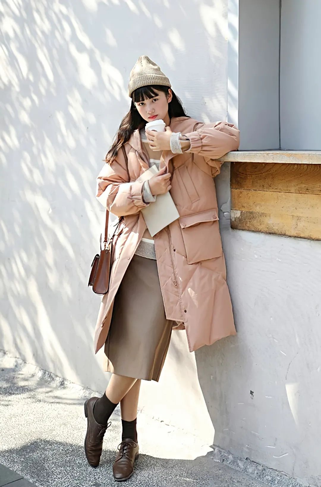 冬季好看的羽绒服款式,冬天羽绒服挑什么颜色不老气洋气