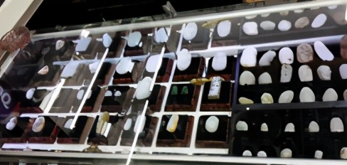 和田玉卖场,卖场和田玉珠宝柜