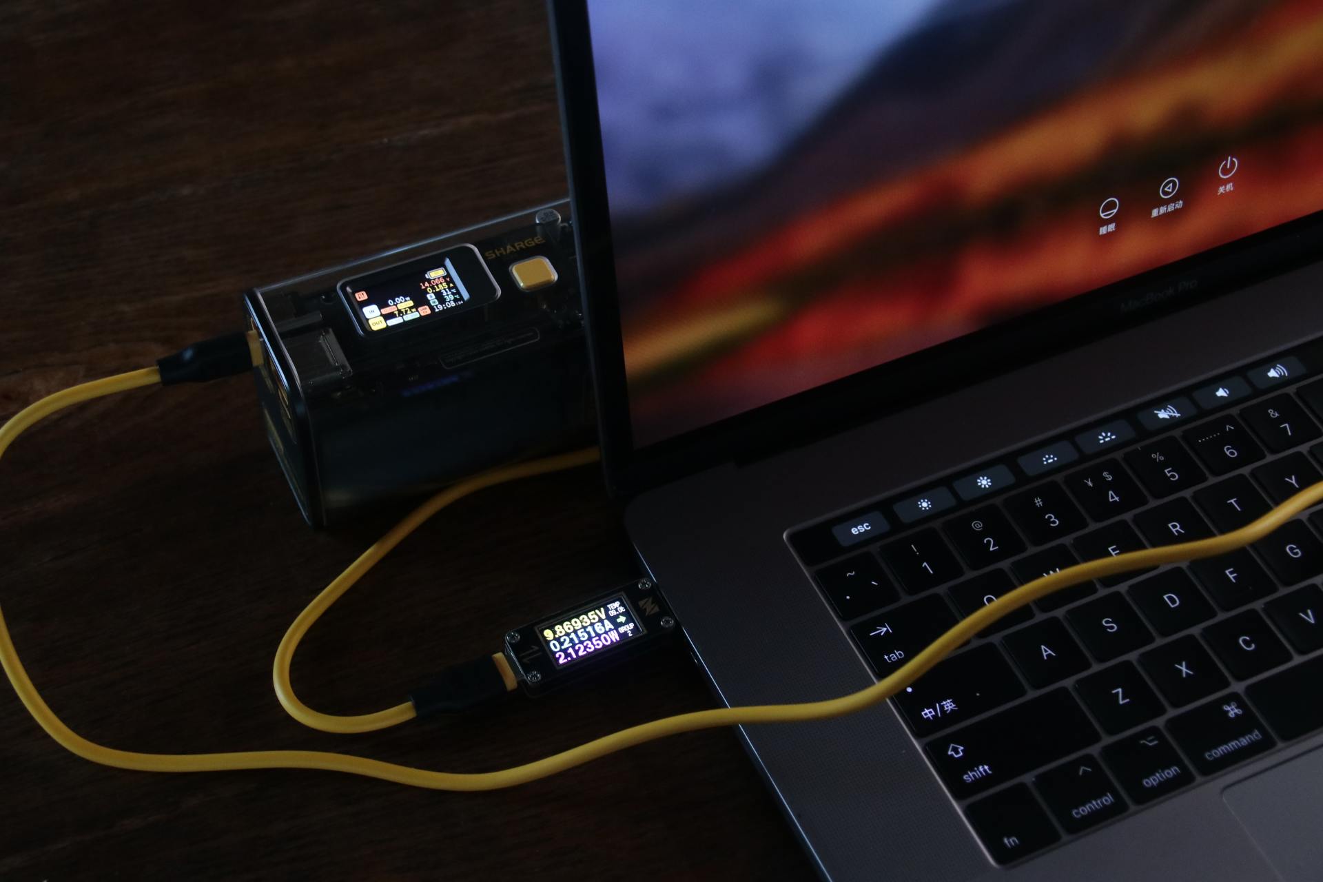 除了超高颜值，闪极卖千元的勇气是什么？一枝独秀