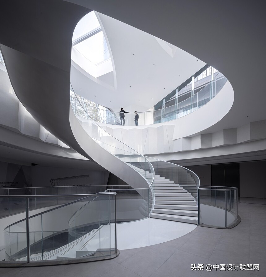 上海金臣亦飞鸣美术馆,上海金臣亦飞鸣美术馆的位置