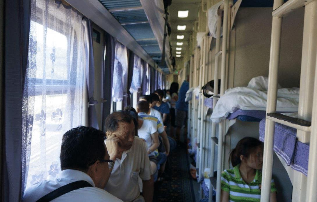 为什么坐火车不能下铺,火车不选上下铺会便宜吗