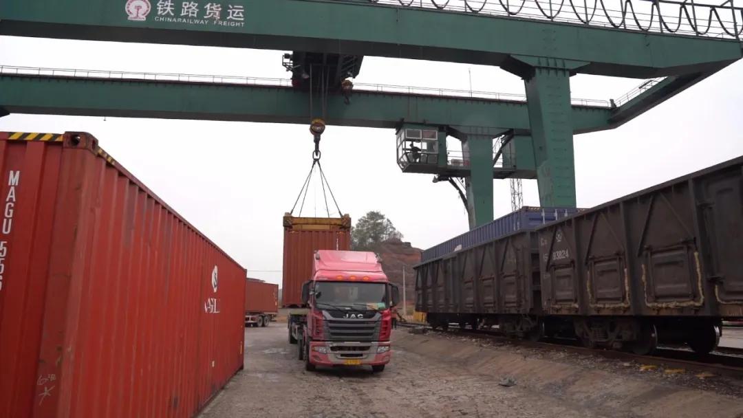 做炸鸡的机器设备,做炸鸡有关的行业可以吗