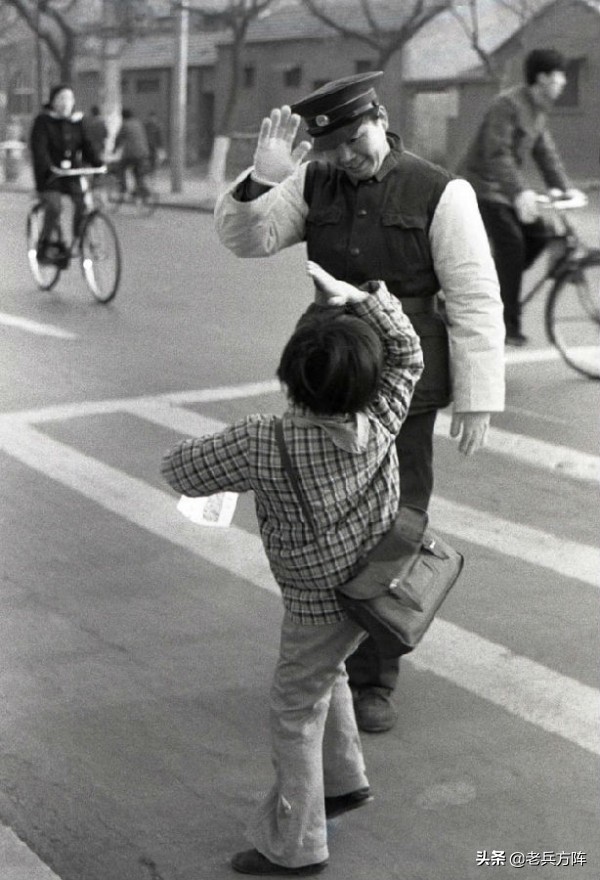 80年代人民穿健美裤图片,80年代北京街头服饰