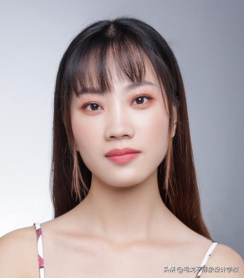 白色眼线日系温柔猫眼妆,日系眼妆入门搭配什么眼影