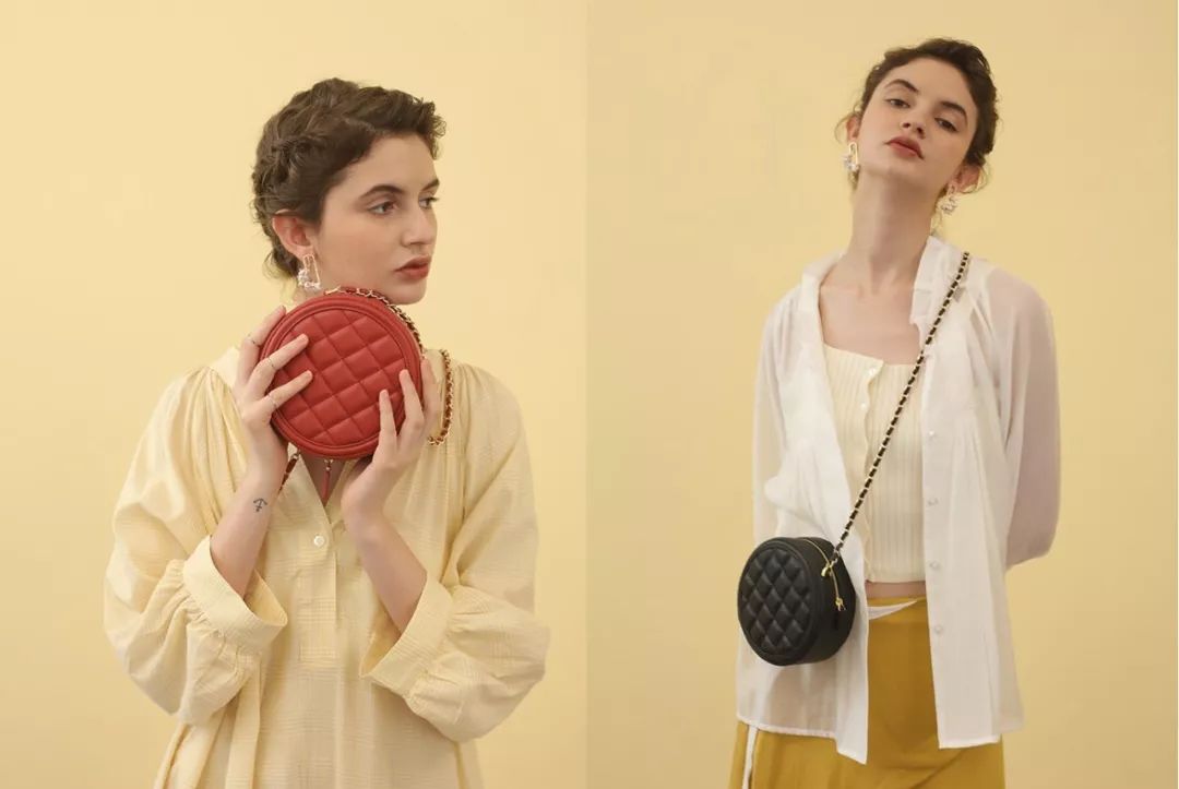 lv黑色压纹包迪丽热巴,lv双肩包女热巴同款