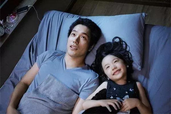 《白兔糖》:世间苦短,给你一颗甜甜的糖