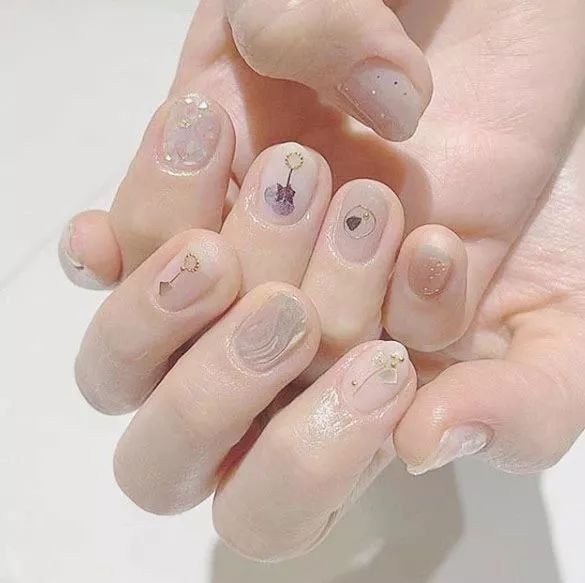 可盐可甜的美甲图片,手残党学的会的水波纹美甲教程