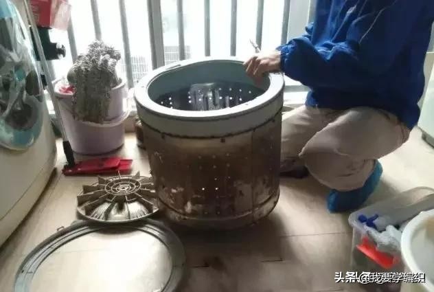 用洗衣液洗干净衣服小技巧,脏的衣服放进洗衣机就能洗干净