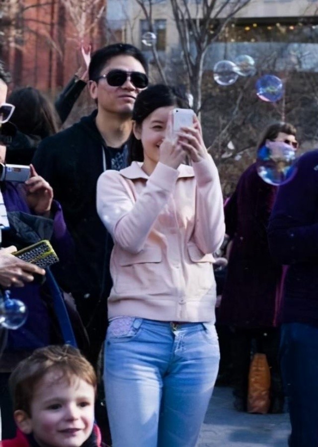 奶茶妹妹与刘强东年龄差距,奶茶妹妹刘强东年龄差